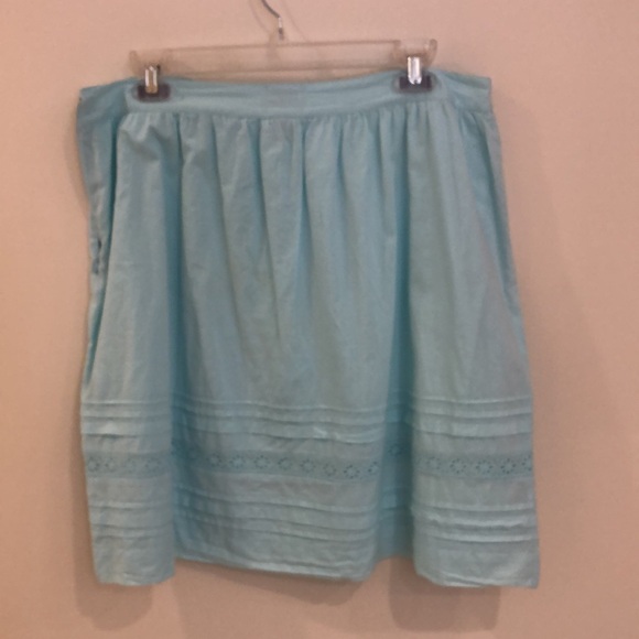 G.H.Bass & Co size 12 Light Blue Cotton skirt Super Soft eyelet design 22” long - Picture 2 of 4
